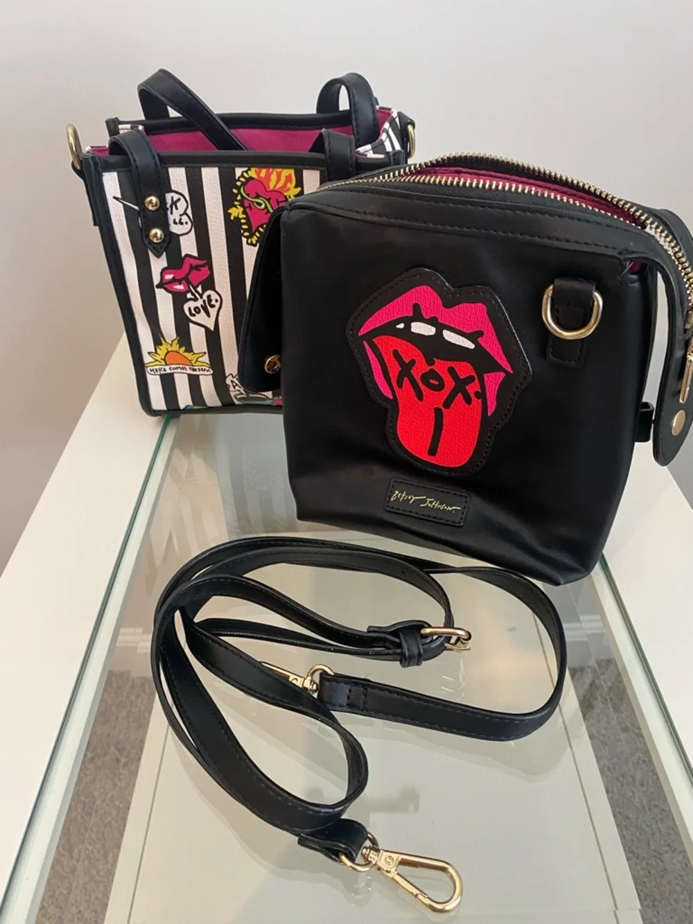 Betsey Johnson Here Comes The Sun Black Striped Crossbody Bag - Picture 3 of 7
